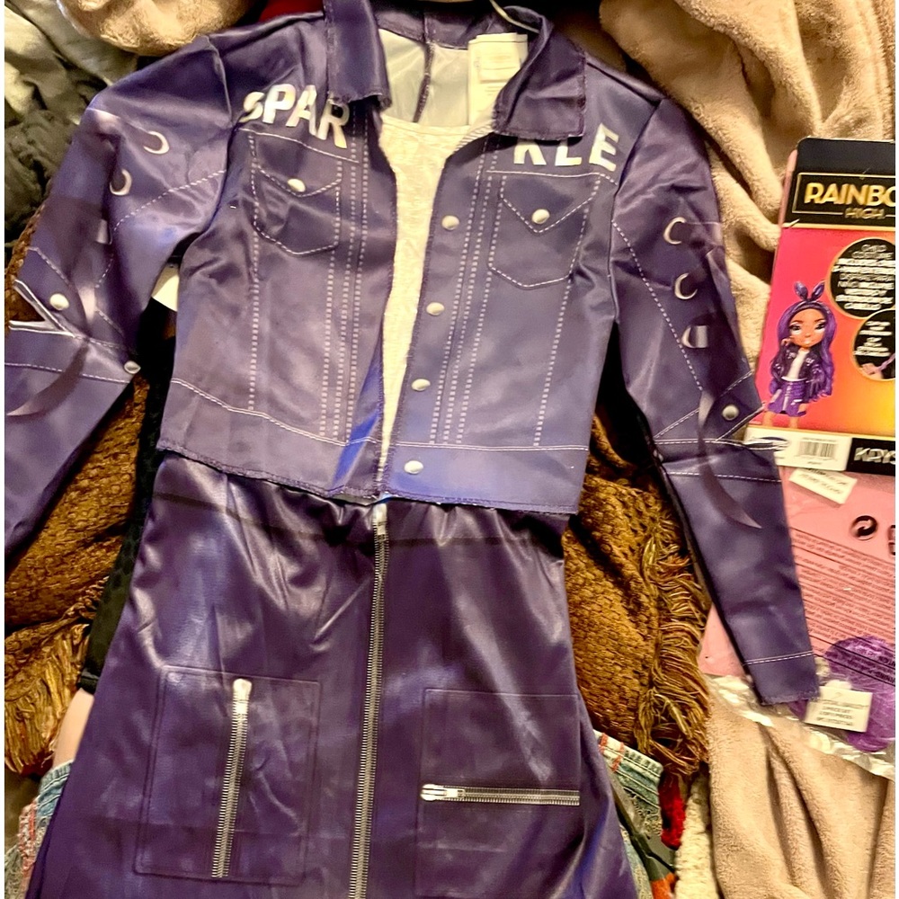 Cool outfit (costume) for girls NWT